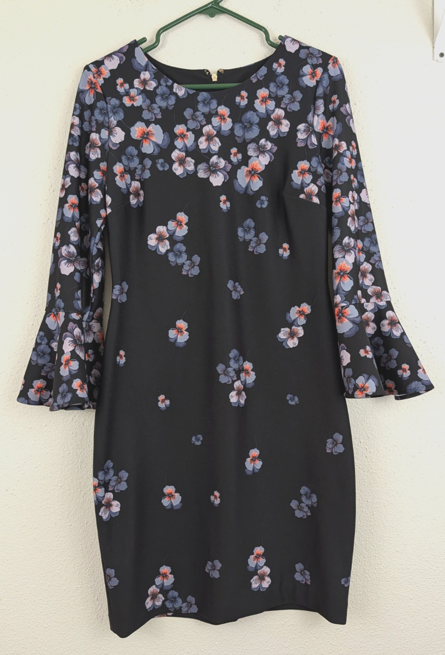 Tommy Hilfiger sz 8 Sheath Dress floral print long bell sleeves stretchy 2146